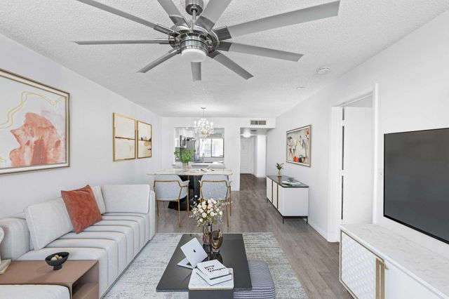 3138 Via Poinciana 116, Lake Worth, FL 33467