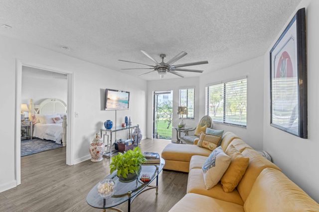 3138 Via Poinciana 116, Lake Worth, FL 33467