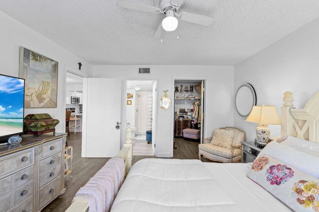 3138 Via Poinciana 116, Lake Worth, FL 33467