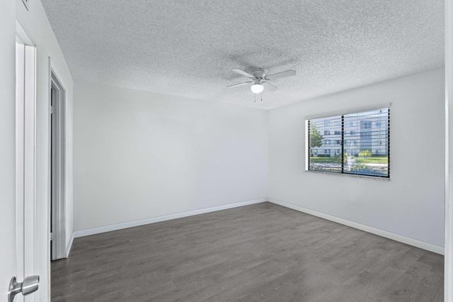 3138 Via Poinciana 116, Lake Worth, FL 33467