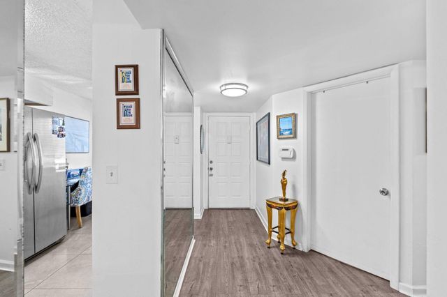 3138 Via Poinciana 116, Lake Worth, FL 33467