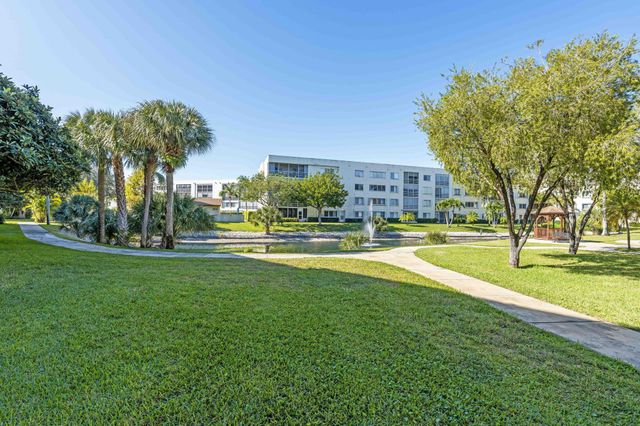 3138 Via Poinciana 116, Lake Worth, FL 33467