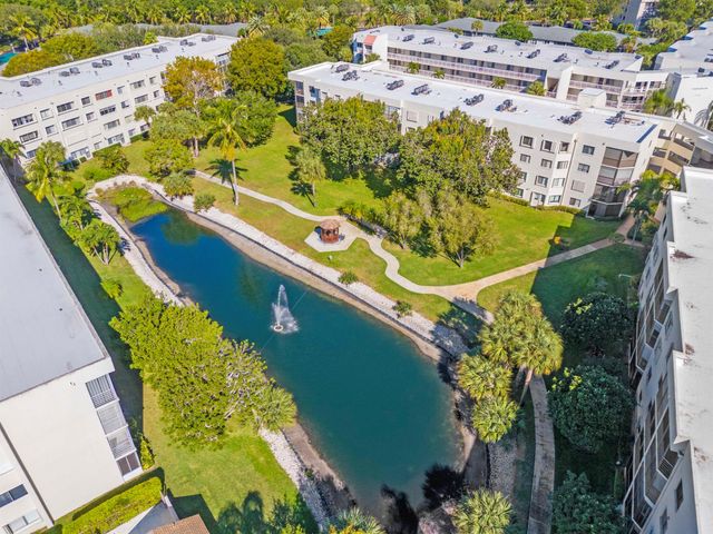 3138 Via Poinciana 116, Lake Worth, FL 33467