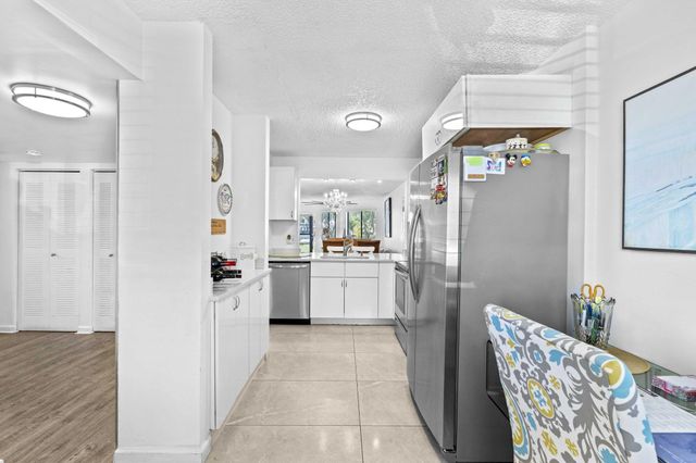 3138 Via Poinciana 116, Lake Worth, FL 33467