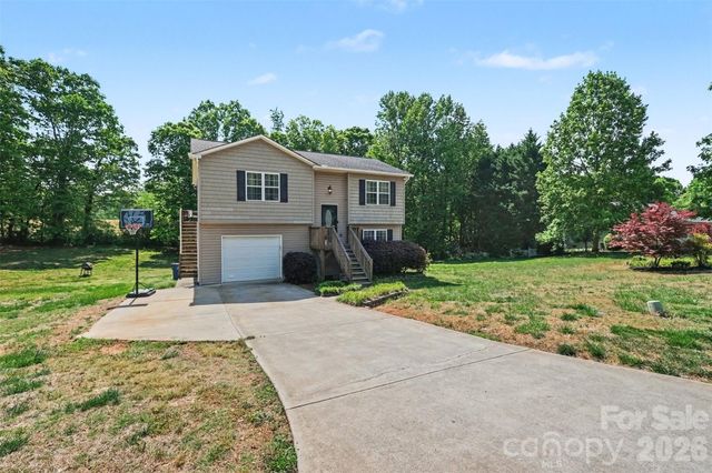 2056 Redberry Lane, Conover, NC 28613
