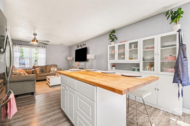 2056 Redberry Lane, Conover, NC 28613