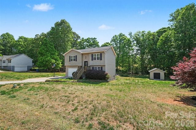 2056 Redberry Lane, Conover, NC 28613