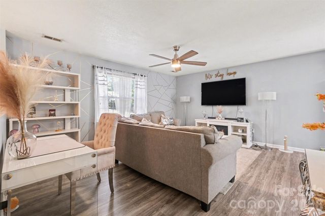 2056 Redberry Lane, Conover, NC 28613