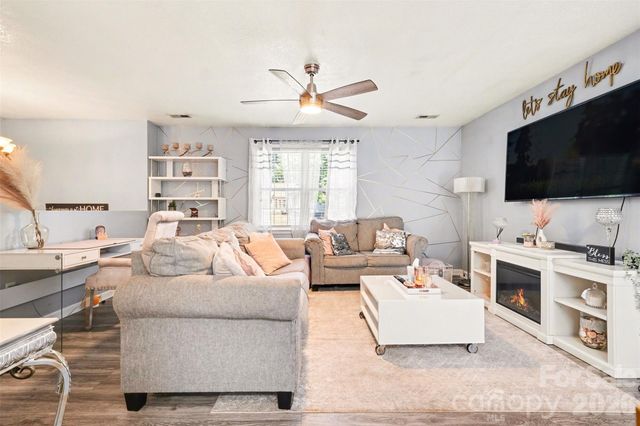 2056 Redberry Lane, Conover, NC 28613