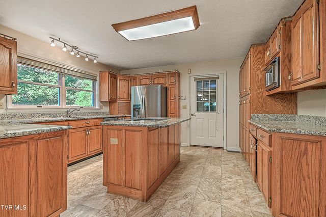 410 Lakeridge Street, Kingsport, TN 37663
