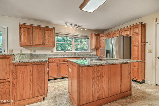 410 Lakeridge Street, Kingsport, TN 37663