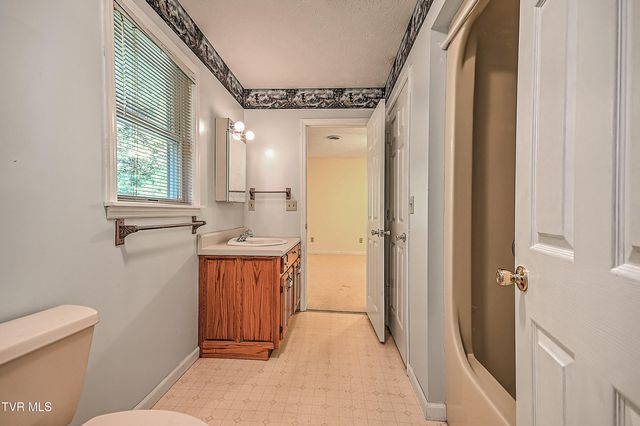 410 Lakeridge Street, Kingsport, TN 37663