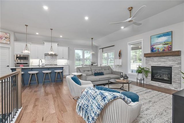 4404 SW Nautilus Place, Lee's Summit, MO 64082