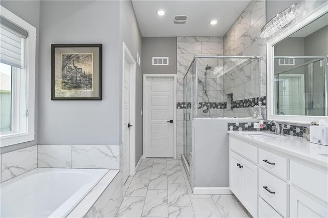 4404 SW Nautilus Place, Lee's Summit, MO 64082