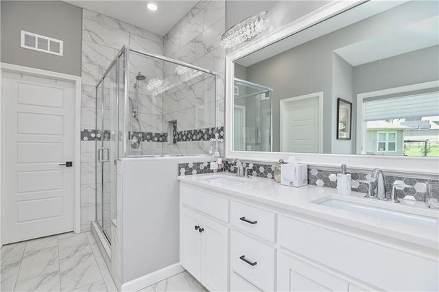 4404 SW Nautilus Place, Lee's Summit, MO 64082