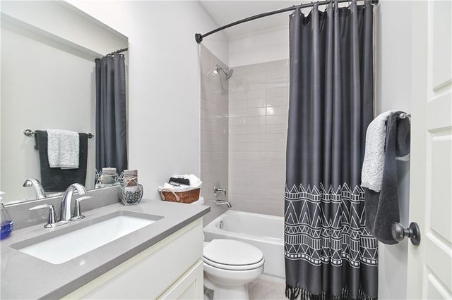 4404 SW Nautilus Place, Lee's Summit, MO 64082