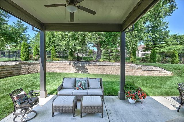 4404 SW Nautilus Place, Lee's Summit, MO 64082