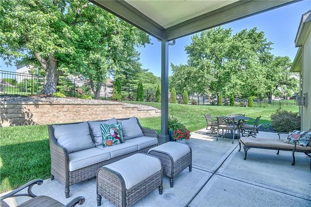 4404 SW Nautilus Place, Lee's Summit, MO 64082
