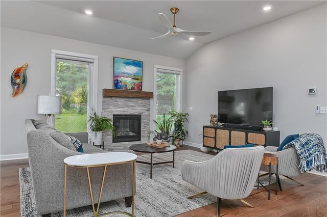 4404 SW Nautilus Place, Lee's Summit, MO 64082