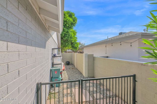 4826 E FAIRMOUNT Avenue, Phoenix, AZ 85018
