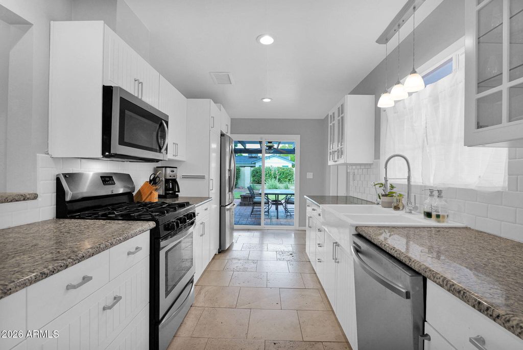 4826 E FAIRMOUNT Avenue, Phoenix, AZ 85018 — photo 2