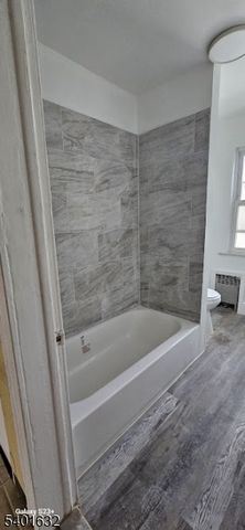 212 3Rd St, Newark City, NJ 07107