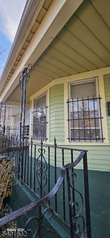 212 3Rd St, Newark City, NJ 07107