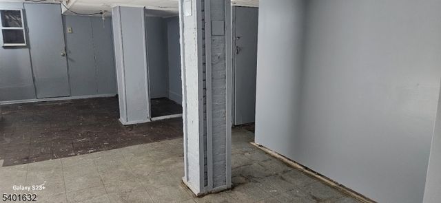 212 3Rd St, Newark City, NJ 07107