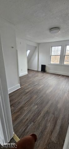 212 3Rd St, Newark City, NJ 07107