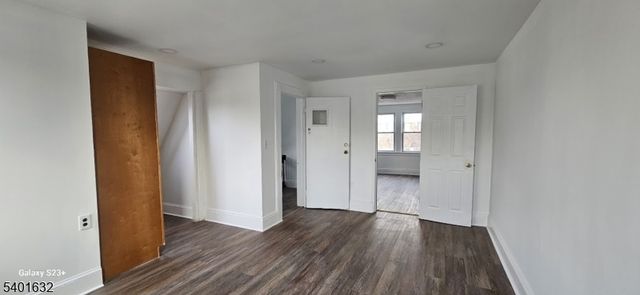 212 3Rd St, Newark City, NJ 07107