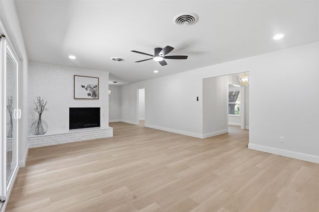 6113 Whitman Avenue, Fort Worth, TX 76133