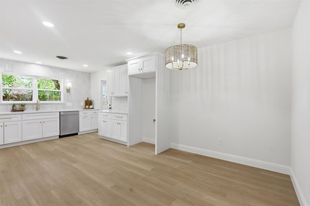 6113 Whitman Avenue, Fort Worth, TX 76133