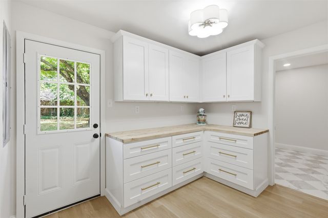 6113 Whitman Avenue, Fort Worth, TX 76133
