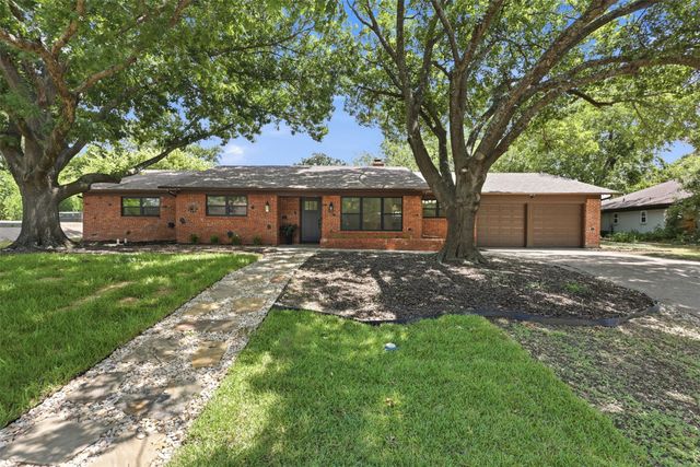 6113 Whitman Avenue, Fort Worth, TX 76133