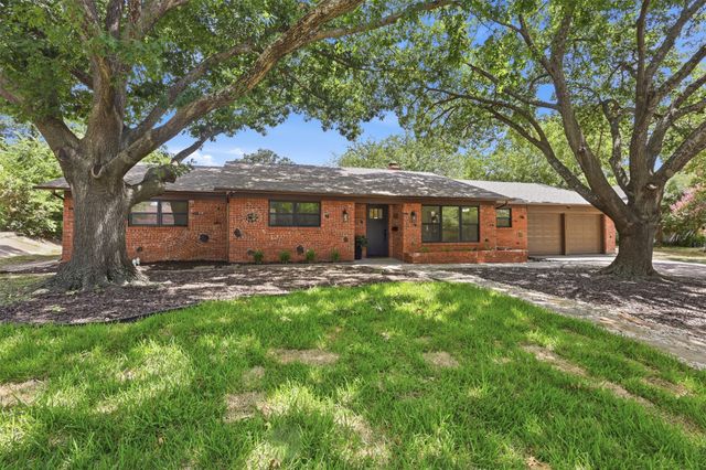 6113 Whitman Avenue, Fort Worth, TX 76133