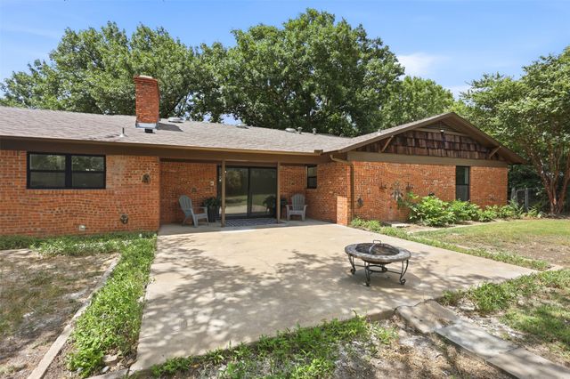 6113 Whitman Avenue, Fort Worth, TX 76133