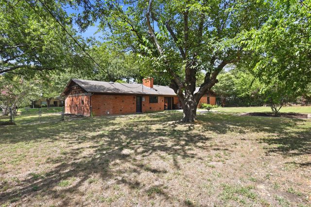 6113 Whitman Avenue, Fort Worth, TX 76133