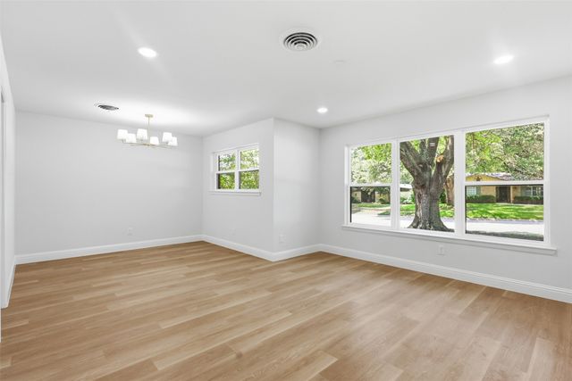 6113 Whitman Avenue, Fort Worth, TX 76133