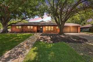 6113 Whitman Avenue, Fort Worth, TX 76133