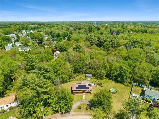 158 Bay State Cir, Hanson, MA 02341