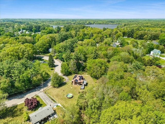 158 Bay State Cir, Hanson, MA 02341