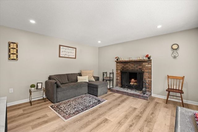 158 Bay State Cir, Hanson, MA 02341