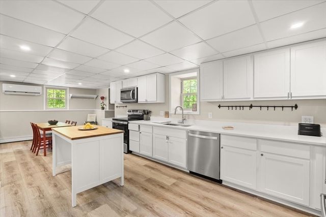 158 Bay State Cir, Hanson, MA 02341