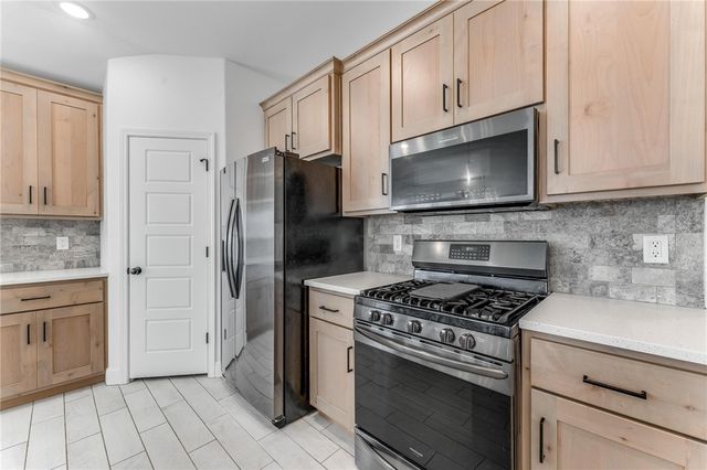 561 Stoneseed Street, Centerton, AR 72719