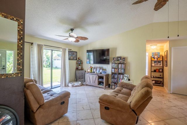 25 ETHAN ALLEN DRIVE, Palm Coast, FL 32164