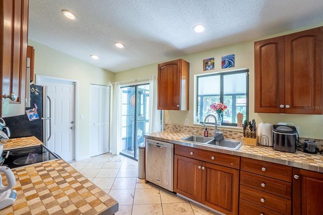 25 ETHAN ALLEN DRIVE, Palm Coast, FL 32164