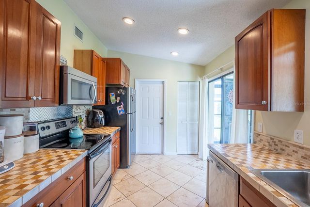 25 ETHAN ALLEN DRIVE, Palm Coast, FL 32164