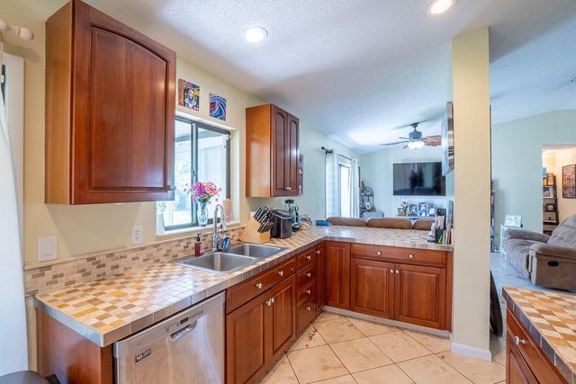 25 ETHAN ALLEN DRIVE, Palm Coast, FL 32164