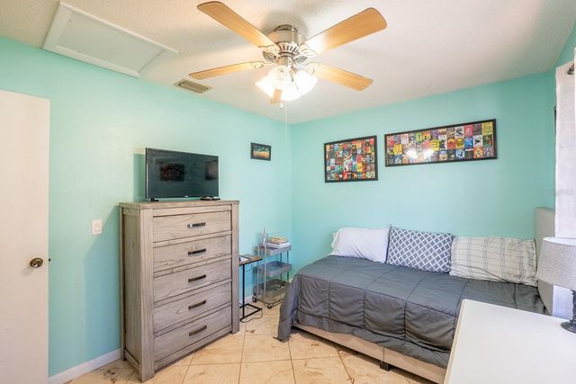 25 ETHAN ALLEN DRIVE, Palm Coast, FL 32164