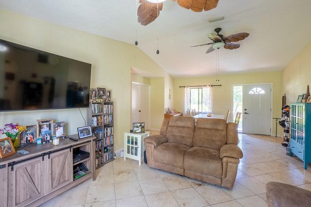 25 ETHAN ALLEN DRIVE, Palm Coast, FL 32164